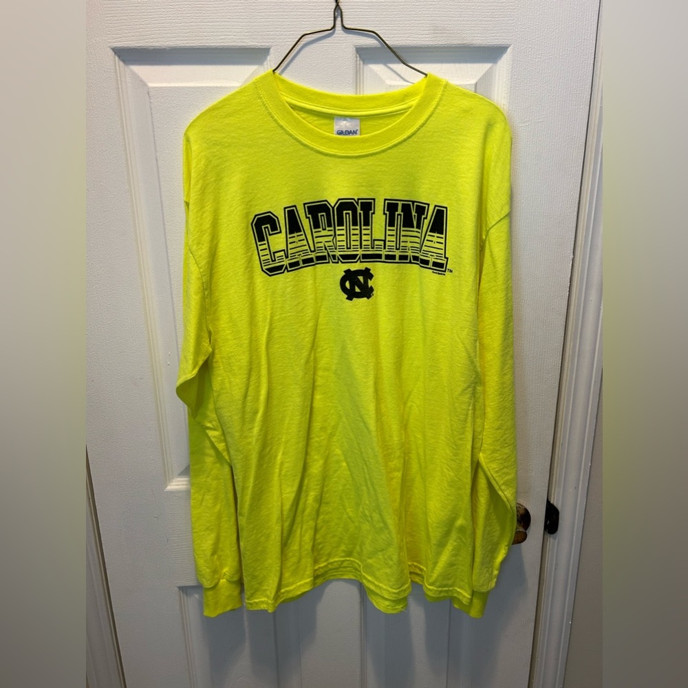 Carolina Tarheel neon longsleeve shirt‎